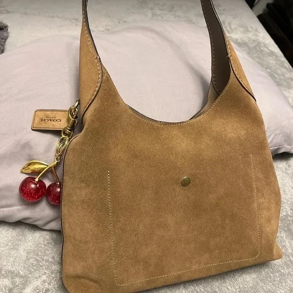 Sparkly cherry bag charm - Picture 4 of 4